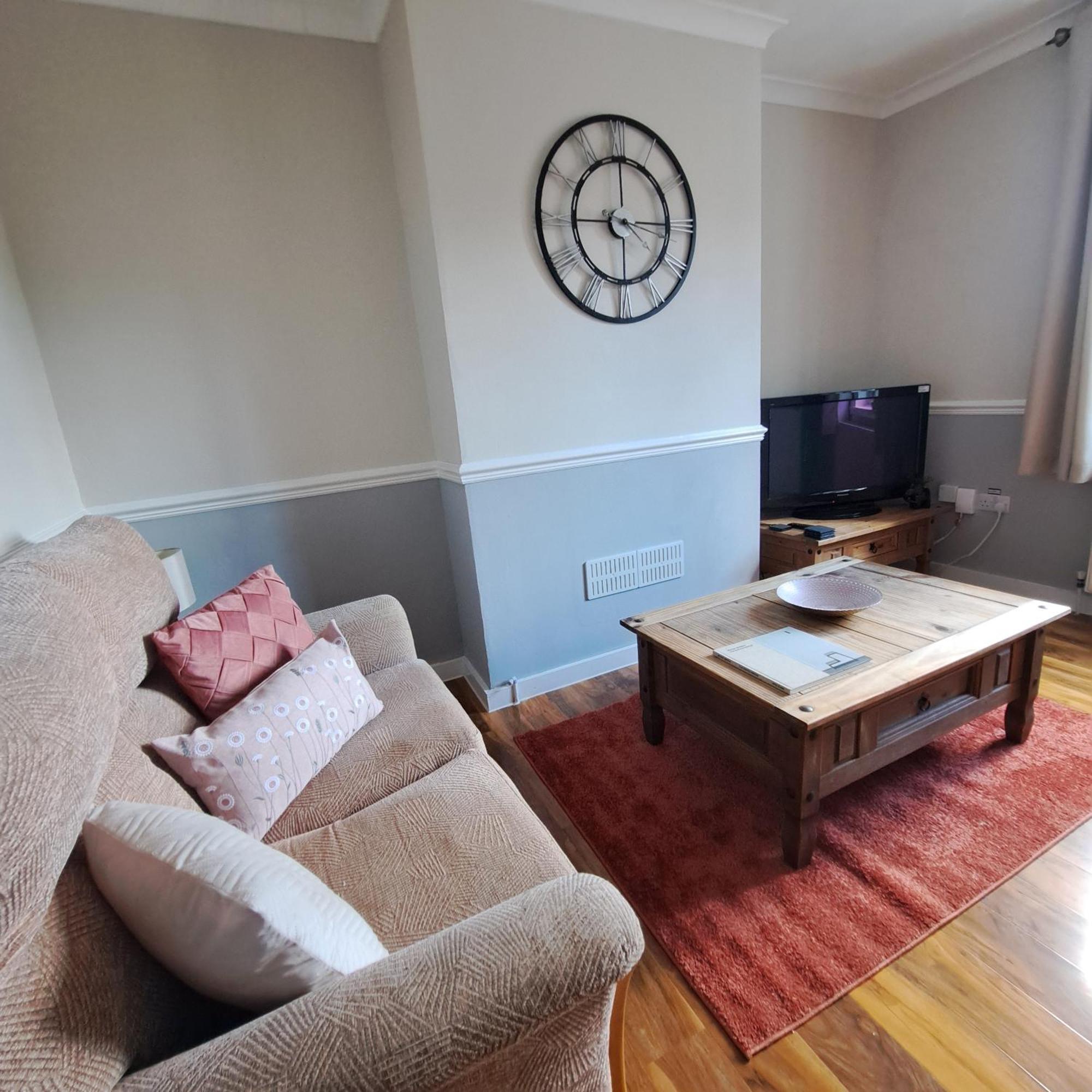 Generous 3 Bed In The Heart Of The Village Χάντινγκτον Εξωτερικό φωτογραφία